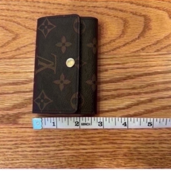 Free Shipping- Authentic Louis Vuitton 6 Key Holder - Picture 13 of 16